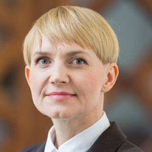 Dr Edyta Majer